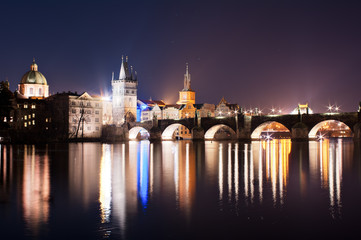 Fototapeta na wymiar Skyline of Prague at night