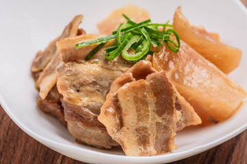 豚肉と大根の煮物