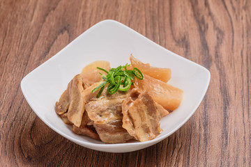 豚肉と大根の煮物