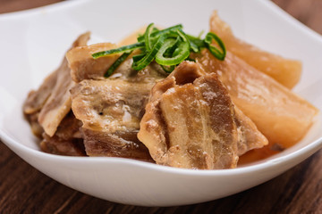 豚肉と大根の煮物