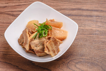 豚肉と大根の煮物