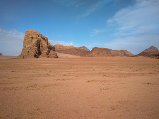 Fototapeta na wymiar rock formations and desert landscape of Wadi Rum