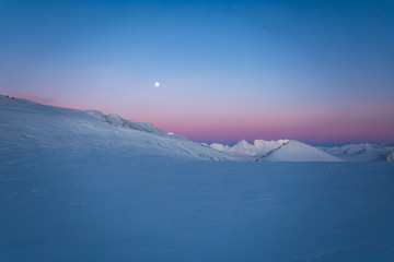 Na lodowcu o zachodzie słońca, poludniowy Spitsbergen