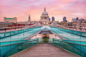 Vlies Fototapete Candy Pink Millennium Bridge und St. Pauls Cathedral in London, England, UK