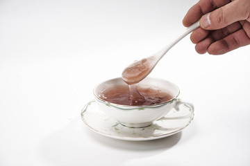 Traditional Chinese food uses lotus root paste, which has the effect of beauty and beauty. It is usually called lotus root stage