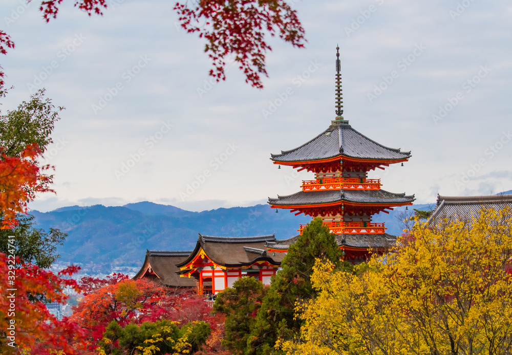 Wall mural kiyomizu-dera temple in autumn