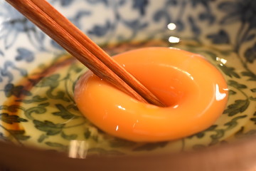 生卵の黄身