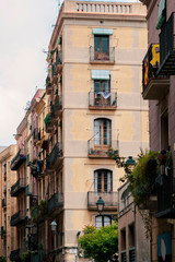 Fototapeta na wymiar Barcelona cityscape showing local architecture. 