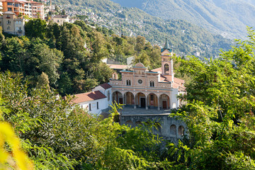 Wallfahrtskirche "Madonna del Sasso", Orselina, Tessin, Schweiz © tauav