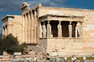 Obraz premium The temple of Erechtheio on the Athenian Acropolis, Greece.