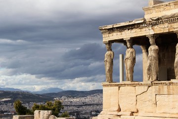 Obraz premium The temple of Erechtheio on the Athenian Acropolis, Greece.