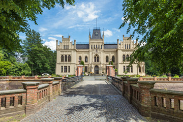Schloss Evenburg bei Leer in Ostfriesland, Niedersachsen, Deutschland (frei zugänglich) - obrazy, fototapety, plakaty