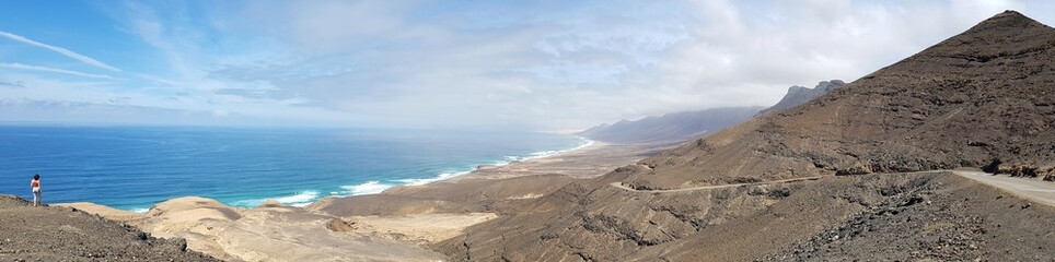 Fototapeta na wymiar Panoramic view from the mountains to the sea at Furteventura island, Spain
