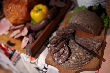 Kiełbasa, szwedzki stół
