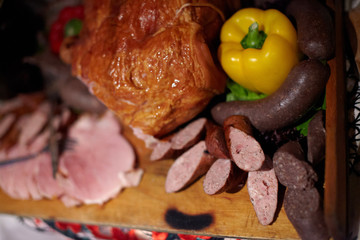 Kiełbasa, szwedzki stół