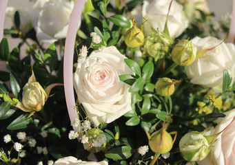 Obraz na płótnie Canvas bouquet of white roses