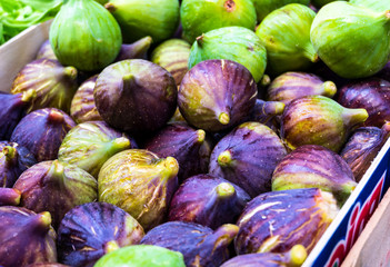 Fototapeta na wymiar Figs in the farmer's market