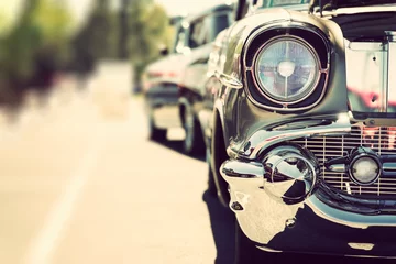 Foto op Plexiglas oude klassieke auto front close-up, straat voertuig show © Mariusz Blach