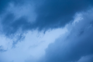 Fototapeta premium Dark sky with gloomy storm clouds