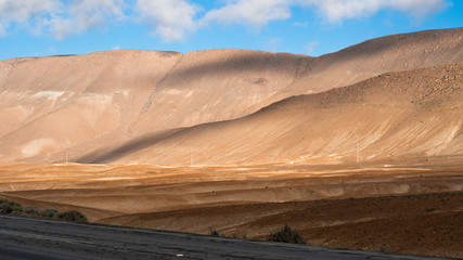 Fototapeta na wymiar Desert mountains