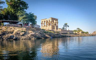 Fototapeta premium View of an Egyptian Temple over the Nile