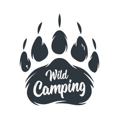 Emblem wild silhouette of grizzly bear footprint © Casoalfonso