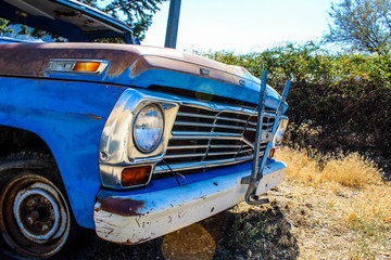 Obraz na płótnie Canvas Blue vintage truck 