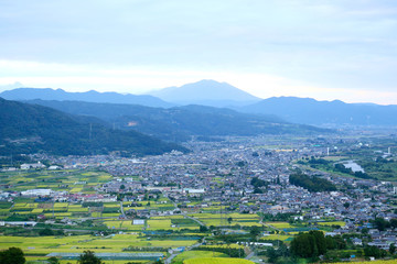 Obraz premium Shinshu Chikuma City i Shinano Mountain
