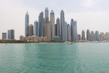 Fototapeta na wymiar view of dubai skyscrapers