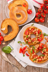 Friselle with tomatoes and chickpeas.