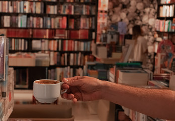 Reading and coffee to think