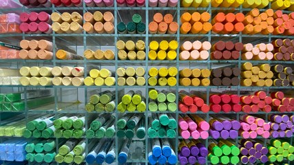 カラフルなクレヨン