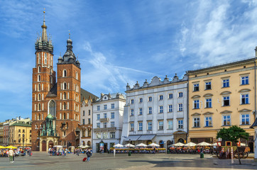 Fototapeta na wymiar St. Mary's Basilica, Krakow, Poland