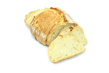 miche de pain tranché sur un fond blanc