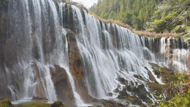 View of the Nuo Ri Lang Waterfall (Nuorilang)