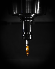 starker CNC-Bohrkopf in gold Werkzeug Fräsmaschine