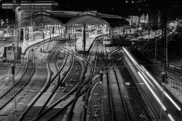 Hagen Hauptbahnhof Nacht Langzeitbelichtung Eisenbahn Verkehr Deutschland Westfalen Knotenpunkt...