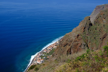 Fototapeta na wymiar Paul Do Mar and cliffs, Madeira Island, Portugal