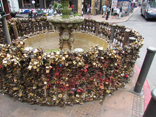Locks fountain is on 1249, 18th July Avenue, Montevideo, Uruguay. There is a sign with text in English and Spanish telling us the legend of this fountain.