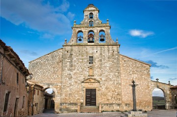 Fototapeta na wymiar Iglesia de Santa Maria del Castillo en Maderuelo