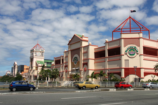 QUEENSLAND - MARCH 24: View of Pacific Fair on March 24, 2009 in Gold Coast, Queensland (Australia). The shopping centre was the biggest one in Queensland until 2006.