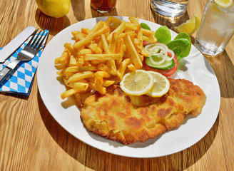 Wiener Schnitzel mit Pommes Frites