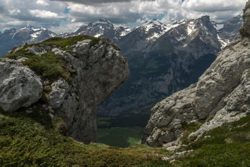 Paysage du Dévoluy au printemps , avec l' Obiou 