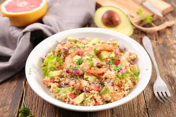 vegetable salad with shrimp and avocado