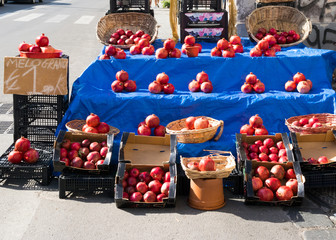 Melagana frutti rossi bancarella
