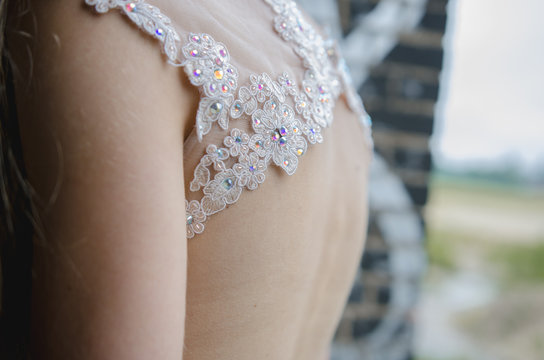 Detail Kleid mit Glitzer R&uuml;cken