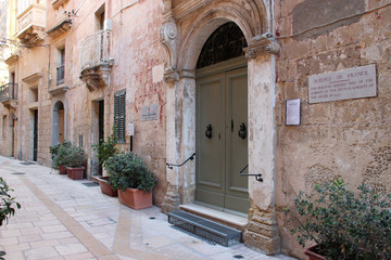 building (france hostel) in vittoriosa (malta)