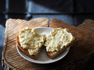 Tuna spread with eggs