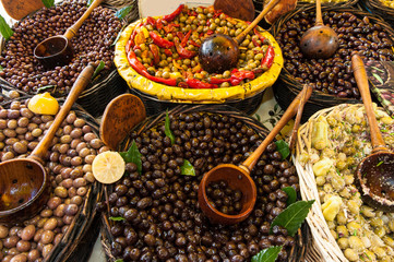 Fototapeta premium Oliven auf einem französischen Markt