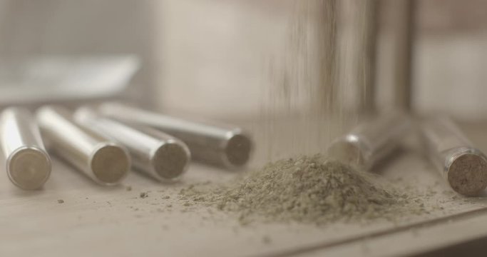 caduta di spezie e condimenti